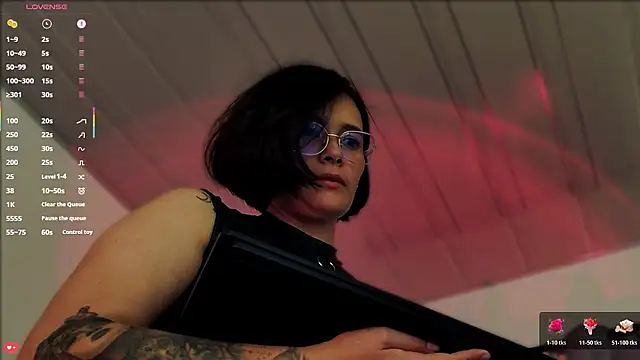 ScarlettRedsins's cam snapshot