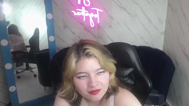 Nezuko_v's cam snapshot