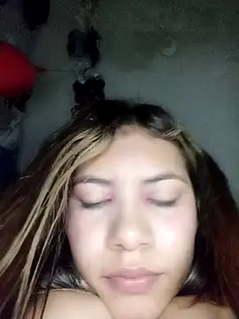 Sweetprouble_17 live sex cam