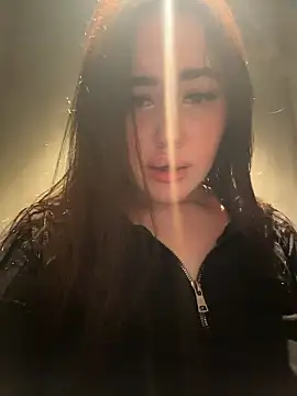 KiraSunshine live sex cam