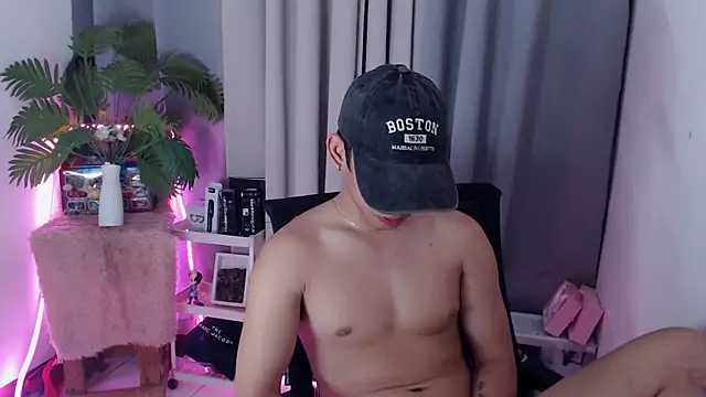 pinkcock_froi2305's cam snapshot