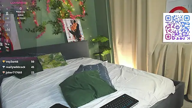 Lisbeth__Salander's cam snapshot