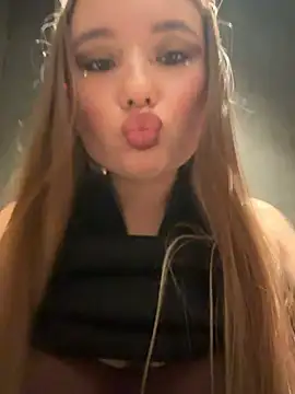 VineraSweet live sex cam