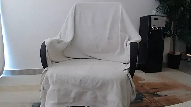 CurvyGlass live sex cam