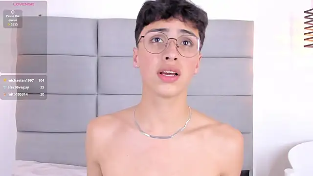 JoshClaarktt live sex cam