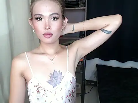 Lara_Salvatore live sex cam