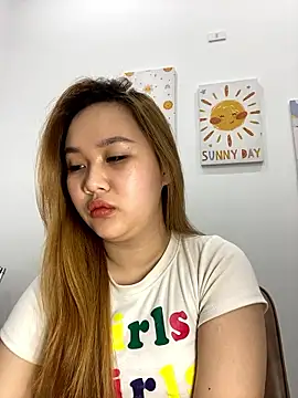 Almira6868 live sex cam