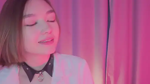 Leyla_crsh live sex cam