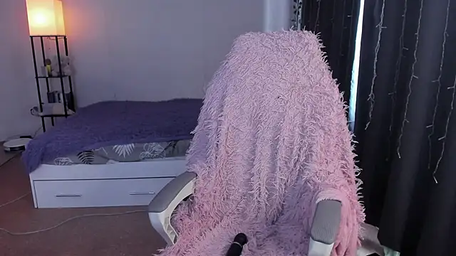 ReddHotPipper's cam snapshot