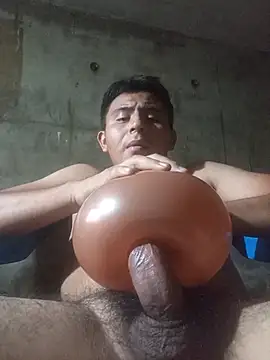 mikigamesH2 live sex cam