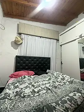 Babylovetierna1's cam snapshot