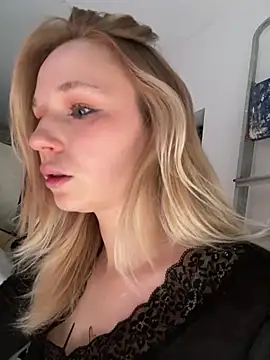 RollDolls's cam snapshot