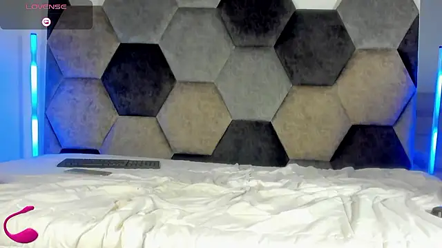 Latrellx7 live sex cam