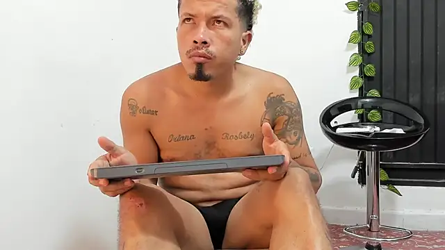 2Hot4You_OS's cam snapshot