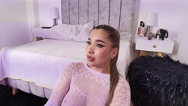 Lucy_Carson_'s cam snapshot