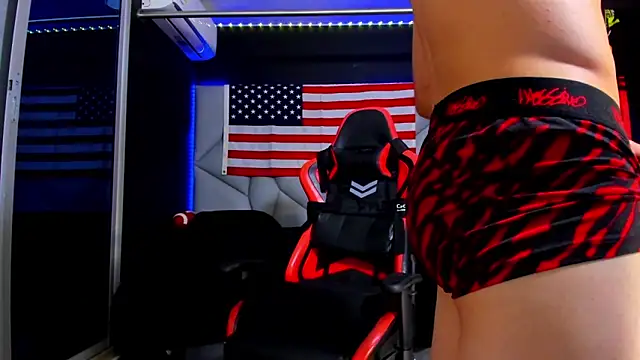 Aydenmiller96 live sex cam