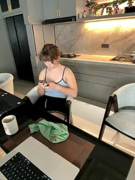 Nura_n_Sarah's cam snapshot