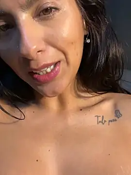 chicachocolate01 live sex cam