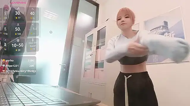 KKMM168 live sex cam