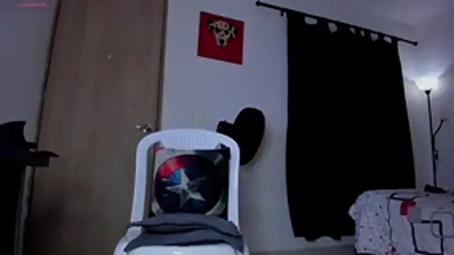 Cloudy_pigDude live sex cam