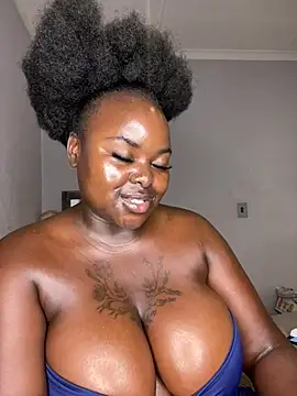 Honeycoco0211 live sex cam