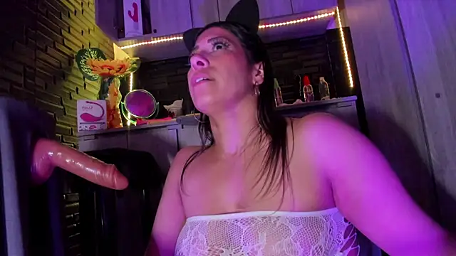 LaureenHills live sex cam