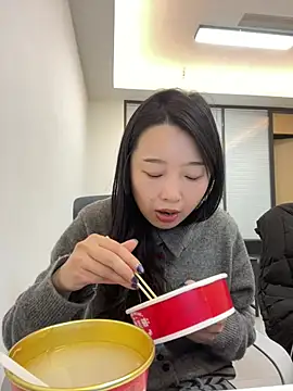 Qrooo's cam snapshot