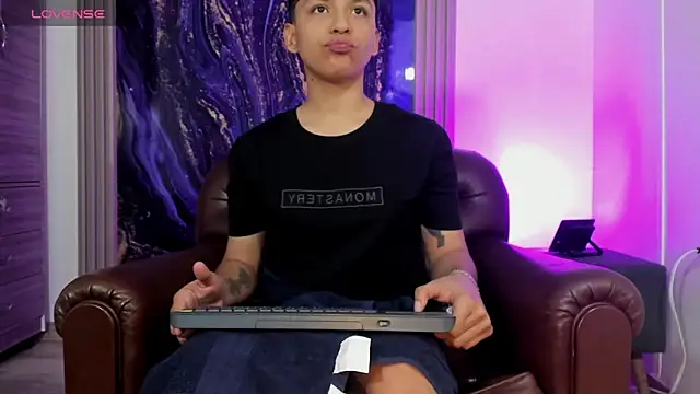 ale_clark's cam snapshot