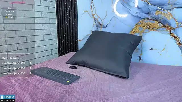 MaeveKuro live sex cam