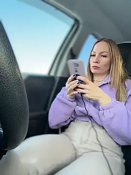 LavenderHot's cam snapshot