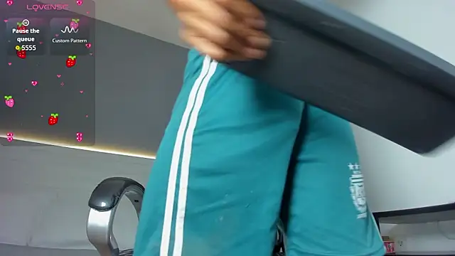 Brunette__boy live sex cam