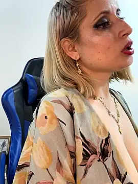 Adeline_1 live sex cam