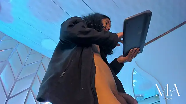 Max_Ari live sex cam