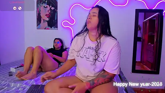 Dilan_and_Mia live sex cam