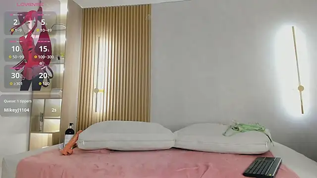 alika_voss's cam snapshot