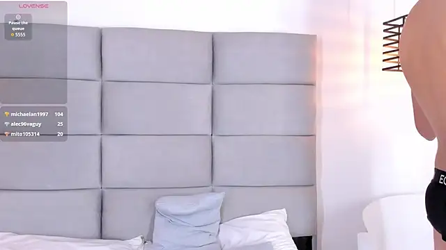 JoshClaarktt live sex cam