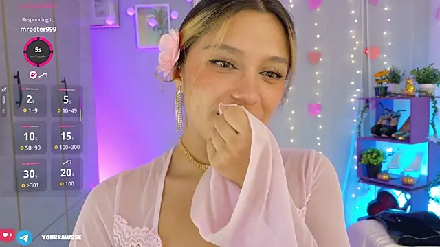 Yourrmuse_'s cam snapshot