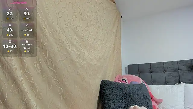 Kylie2211 live sex cam