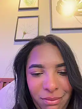 MIAROGGERSS's cam snapshot