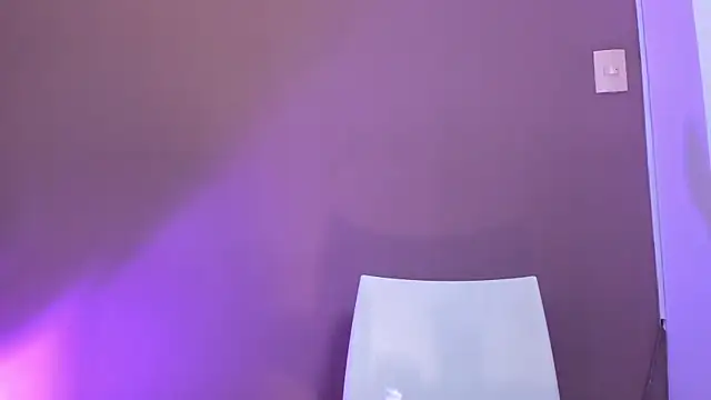 EllaVillaluna's cam snapshot