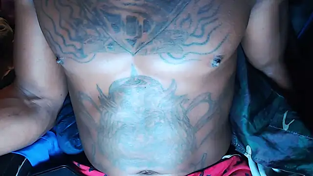 dominatingblacklove live sex cam