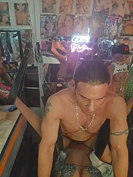 luvs2cumm69 live sex cam