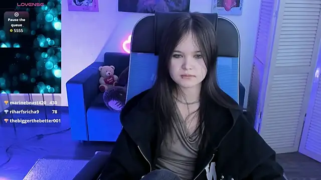 Elainebeness's cam snapshot