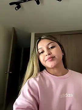 lunablossom_ live sex cam