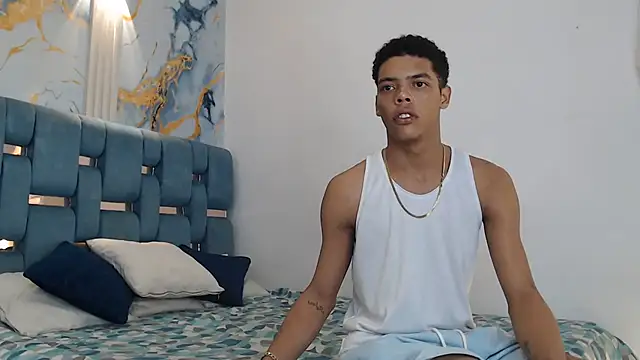 PRETTY_FEM live sex cam