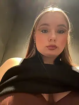 VineraSweet live sex cam