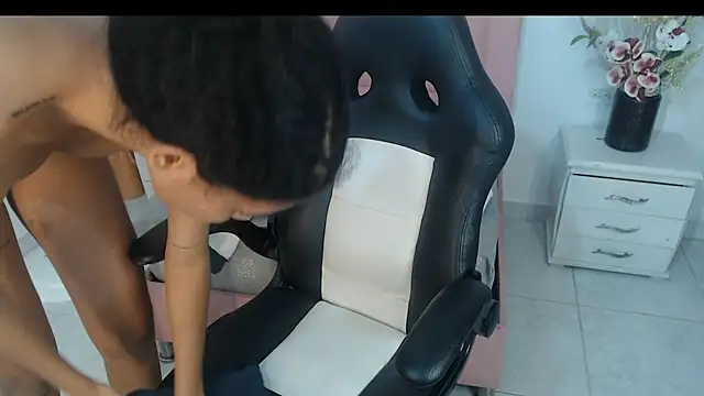 Ebony_foxxx's cam snapshot