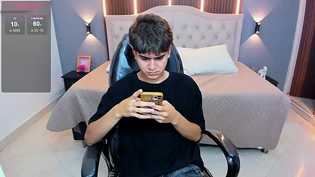 Tommy18__ live sex cam