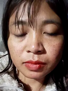 miumiu_sexy2x's cam snapshot