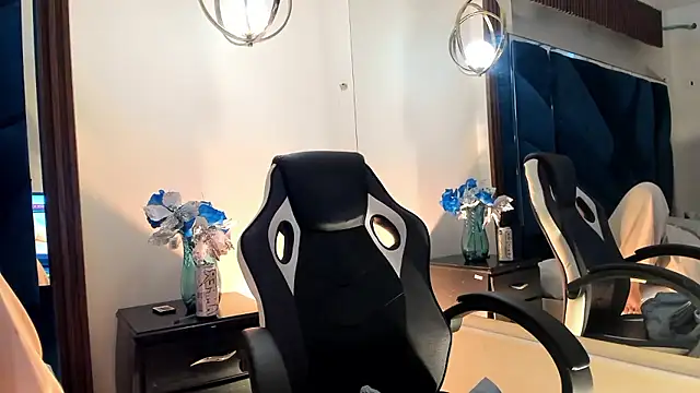 EmilyDuran_'s cam snapshot